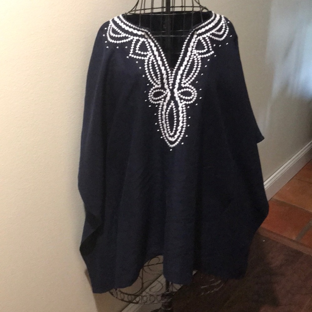 Talbots Navy Linen Top w/White Embroidery